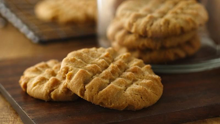 how-to-make-peanut-butter-cookies_hero