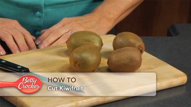 How To Cut Kiwifruit BettyCrocker Com   How To Cut Kiwifruit 